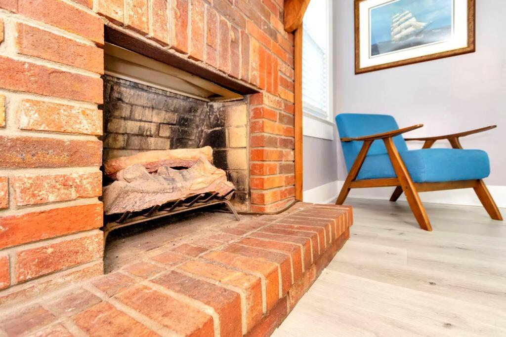 Cozy Bungalow With Patio & Grill, Private And Location 탬파 외부 사진