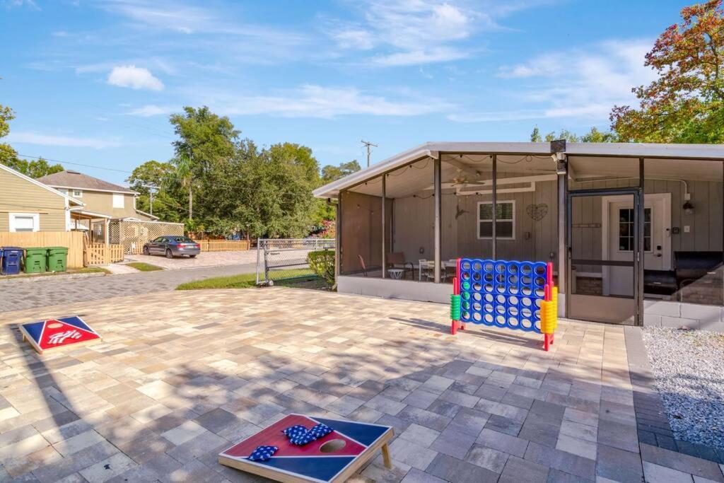 Cozy Bungalow With Patio & Grill, Private And Location 탬파 외부 사진