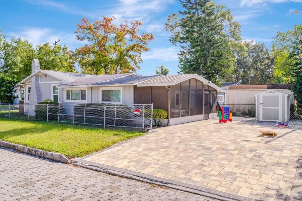 Cozy Bungalow With Patio & Grill, Private And Location 탬파 외부 사진
