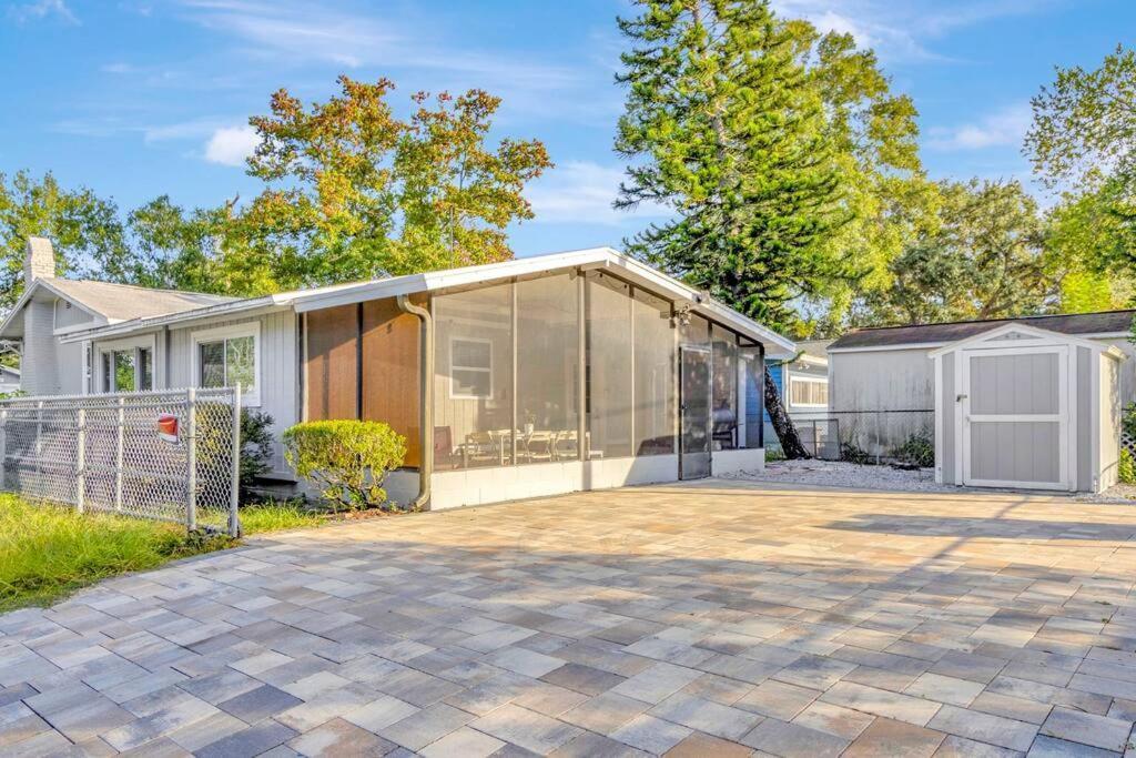 Cozy Bungalow With Patio & Grill, Private And Location 탬파 외부 사진